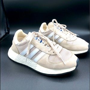 Adidas shoes. Great for the gym. Size 5.5.